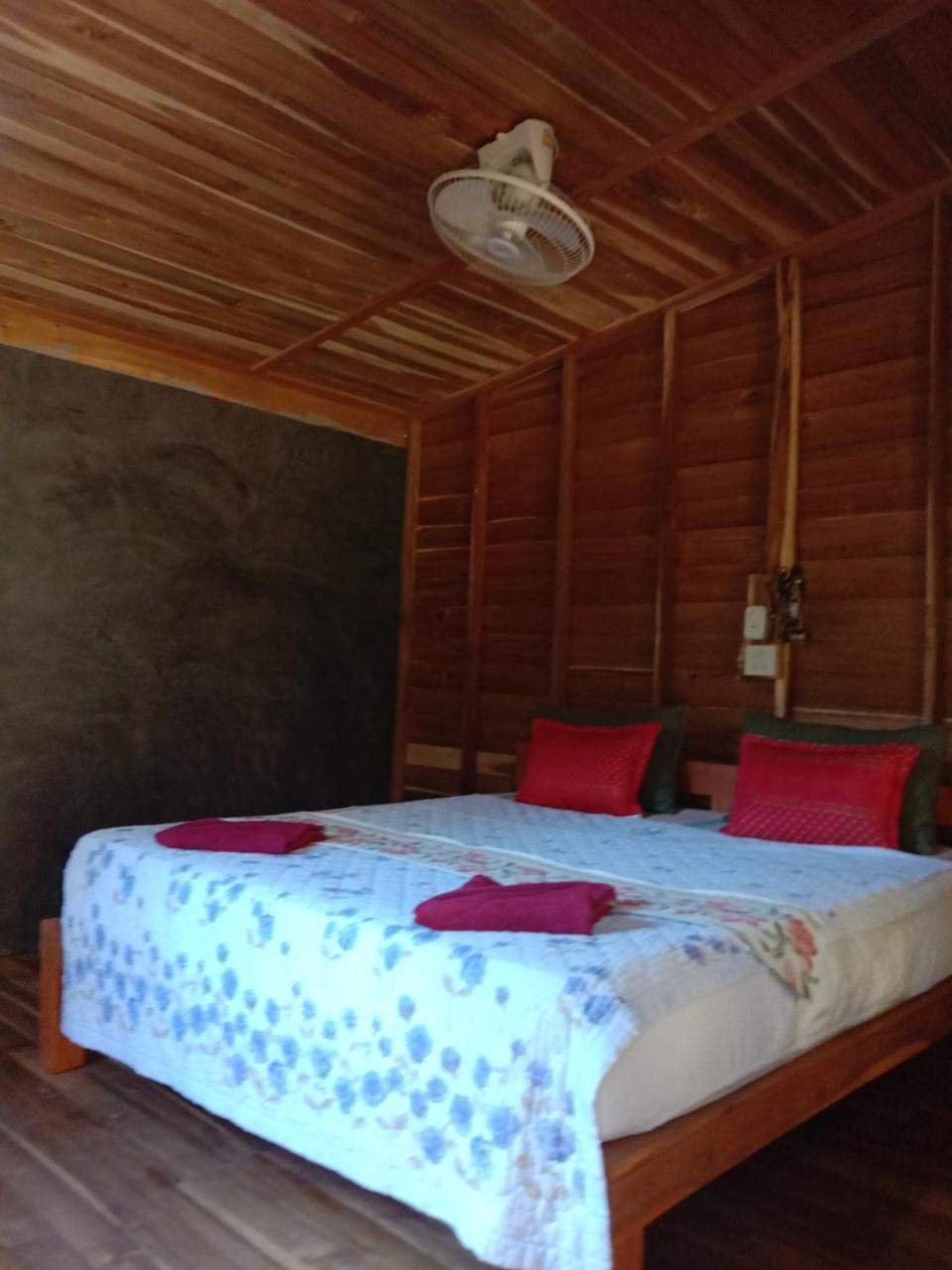 Mada Lanta Mai Keaw Hotel Koh Lanta Exterior photo